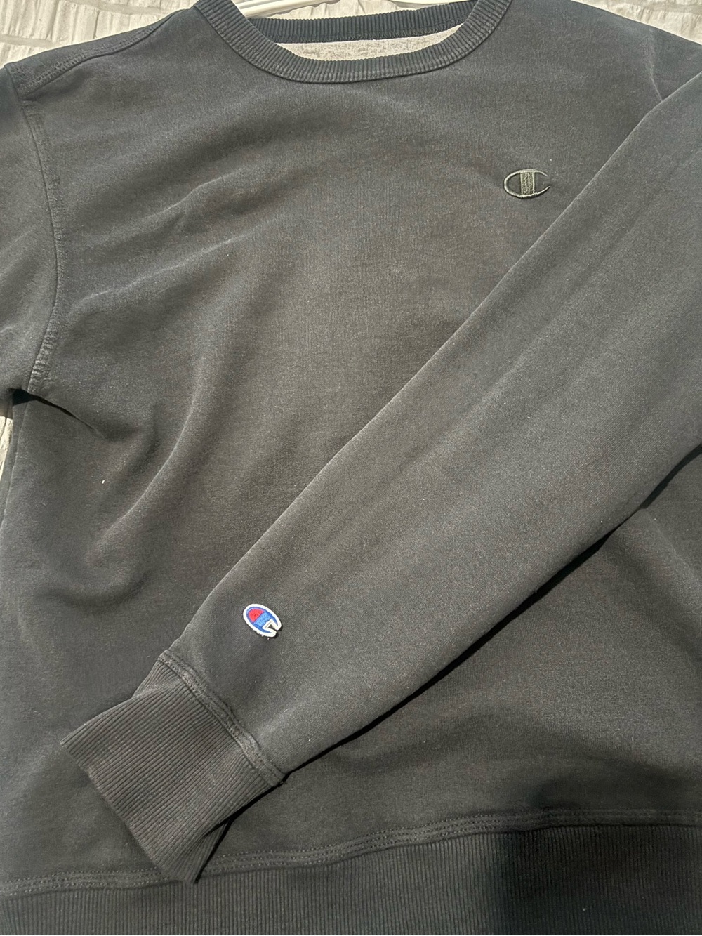 Champion Black Crewneck -LIMITED TIME
